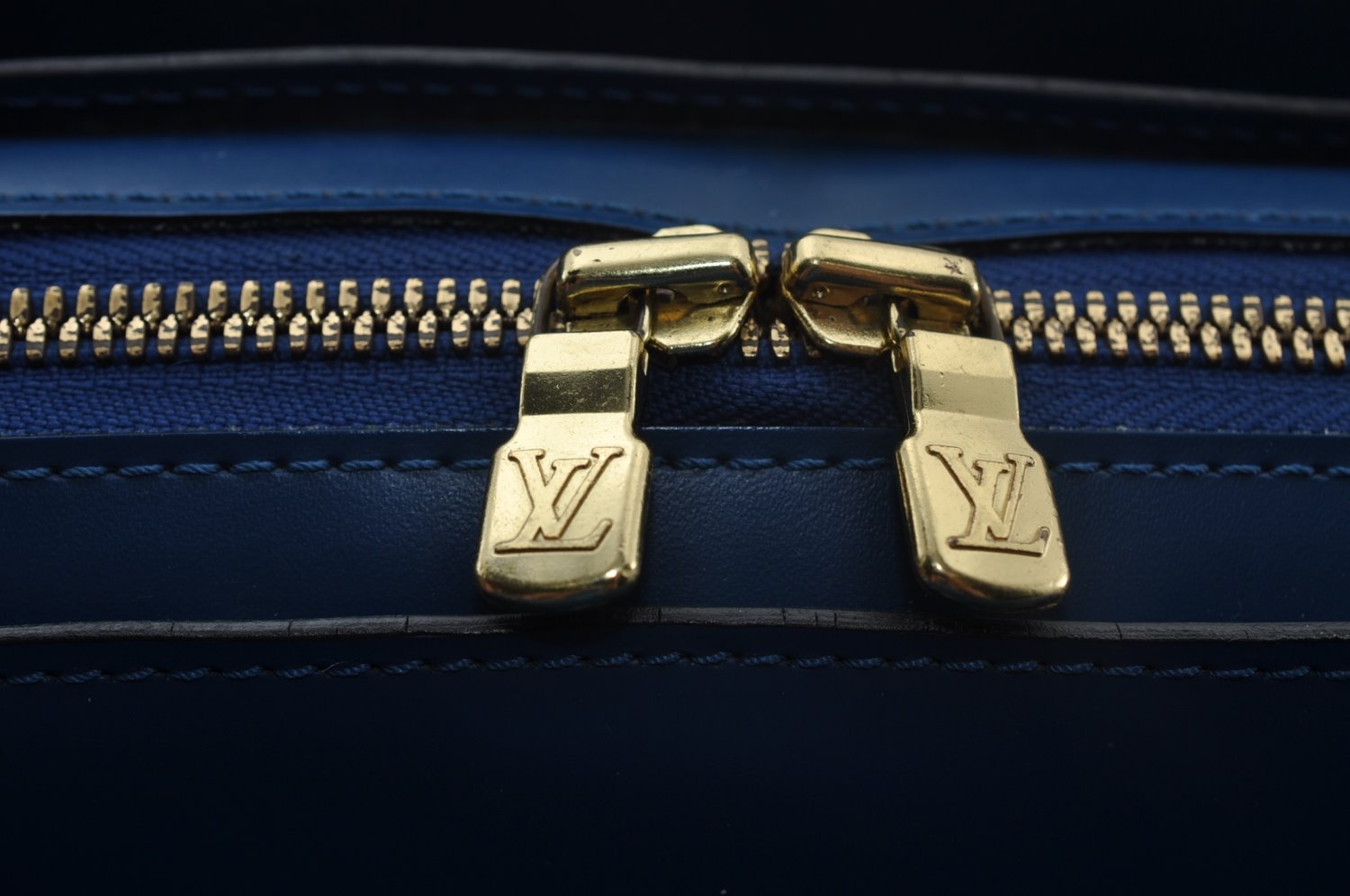 Authentic Louis Vuitton Epi Pont Neuf Hand Bag Purse Blue M52055 LV 2222H