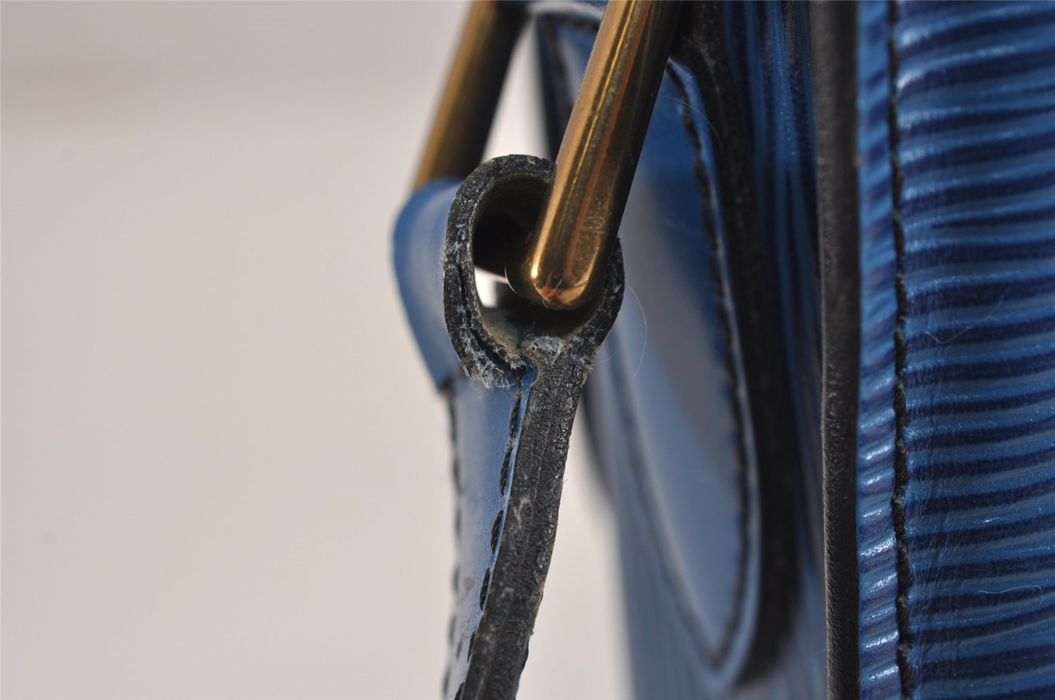 Auth Louis Vuitton Epi Saint Cloud GM Shoulder Cross Body Bag M52195 Blue 2227J