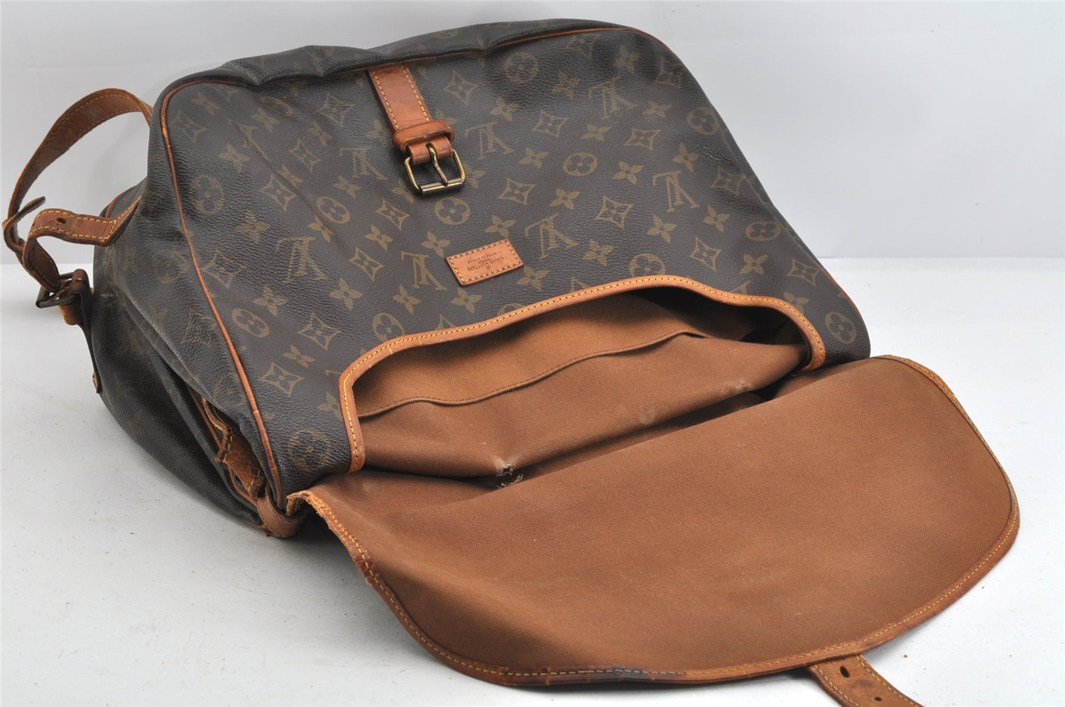 Authentic Louis Vuitton Monogram Saumur 35 Shoulder Cross Bag M42254 LV 2237K
