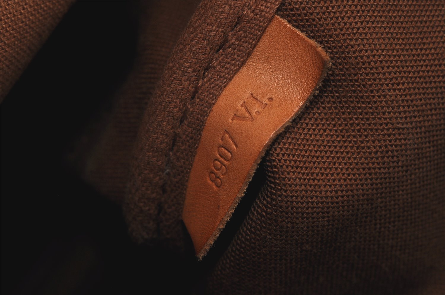 Authentic Louis Vuitton Monogram Saumur 35 Shoulder Cross Bag M42254 LV 2237K