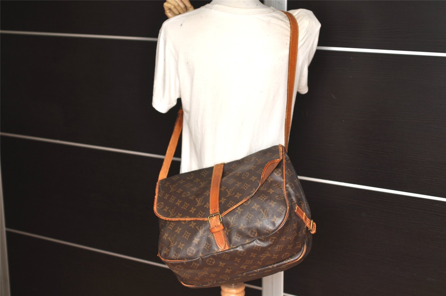 Authentic Louis Vuitton Monogram Saumur 35 Shoulder Cross Bag M42254 LV 2237K