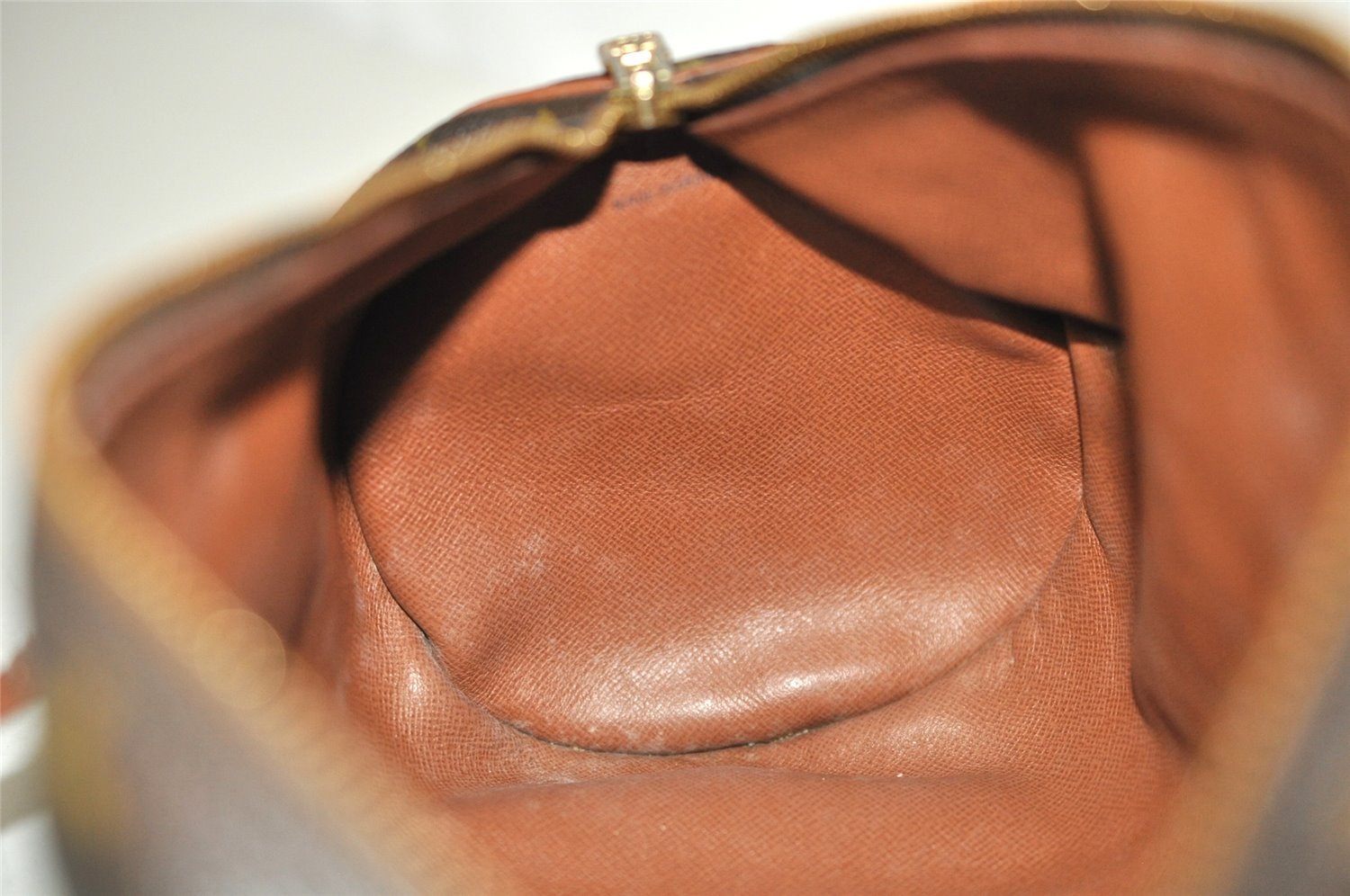 Authentic Louis Vuitton Monogram Papillon 30 Hand Bag Old Model LV 2247I