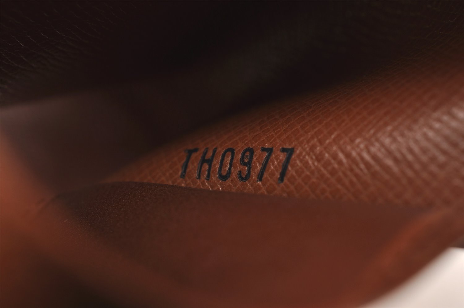 Authentic Louis Vuitton Monogram Multicles 6 Six Hooks Key Case M62630 LV 2248I