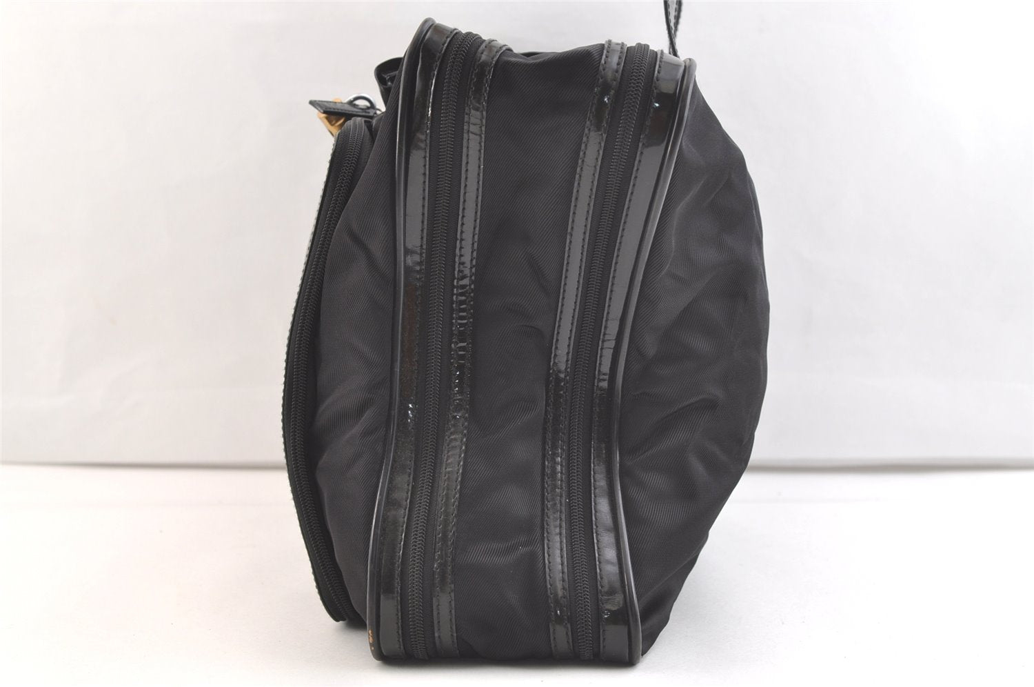 Authentic GUCCI Vintage Briefcase Business Bag Nylon Enamel Black 2248K