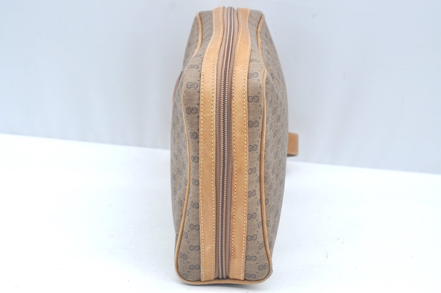 Authentic GUCCI Micro GG PVC Leather Clutch Hand Bag Purse Brown Junk 2256J