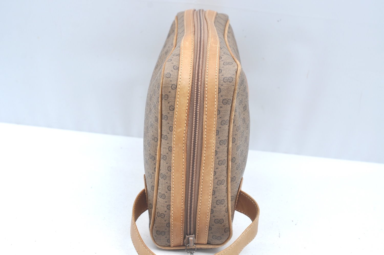 Authentic GUCCI Micro GG PVC Leather Clutch Hand Bag Purse Brown Junk 2256J