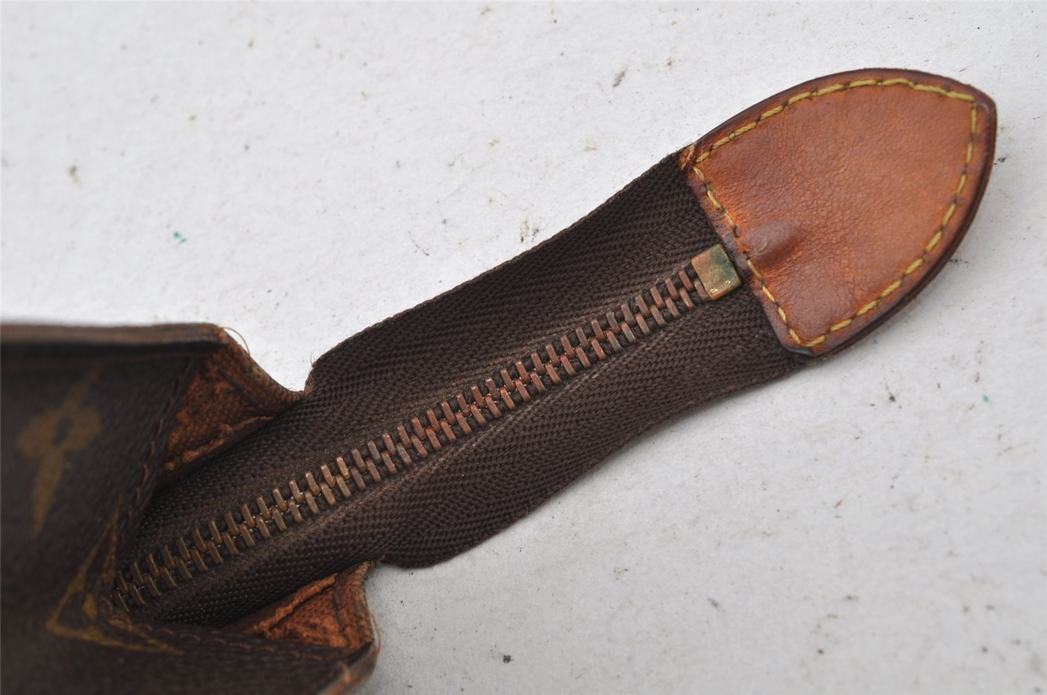 Auth Louis Vuitton Monogram Poche Toilette 26 Cosmetics Pouch Old Model LV 2261J