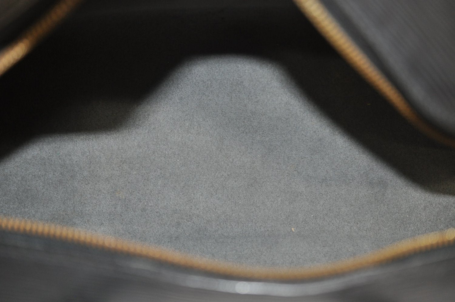 Authentic Louis Vuitton Epi Soufflot Black Hand Bag M52222 LV 2266J