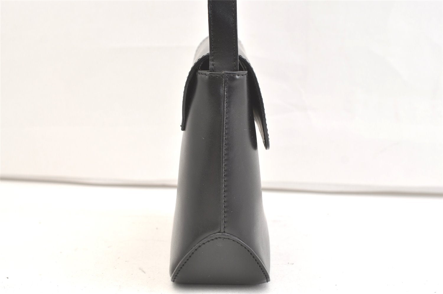 Authentic BURBERRY Vintage Leather Shoulder Hand Bag Purse Black 2266K
