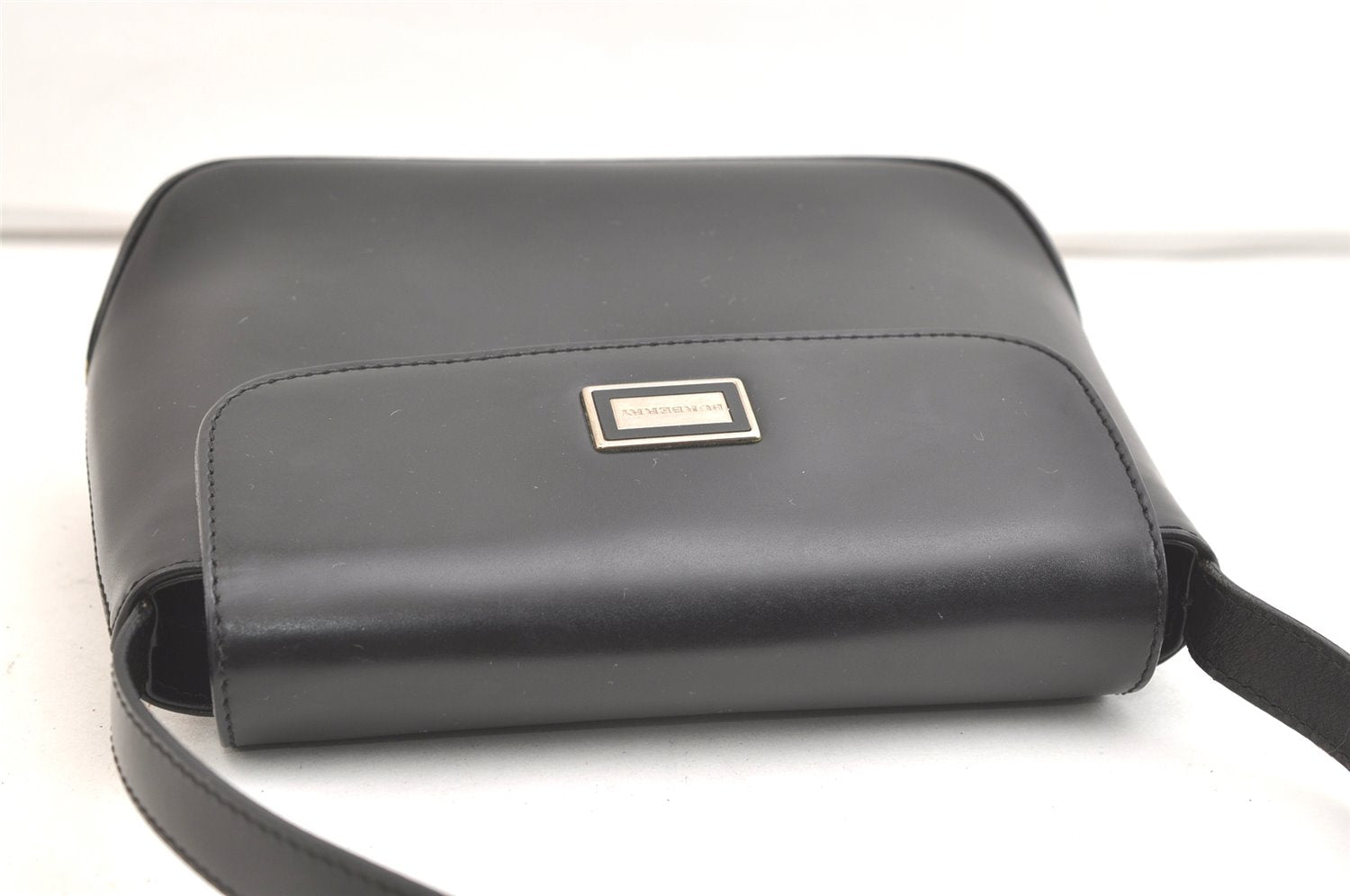 Authentic BURBERRY Vintage Leather Shoulder Hand Bag Purse Black 2266K