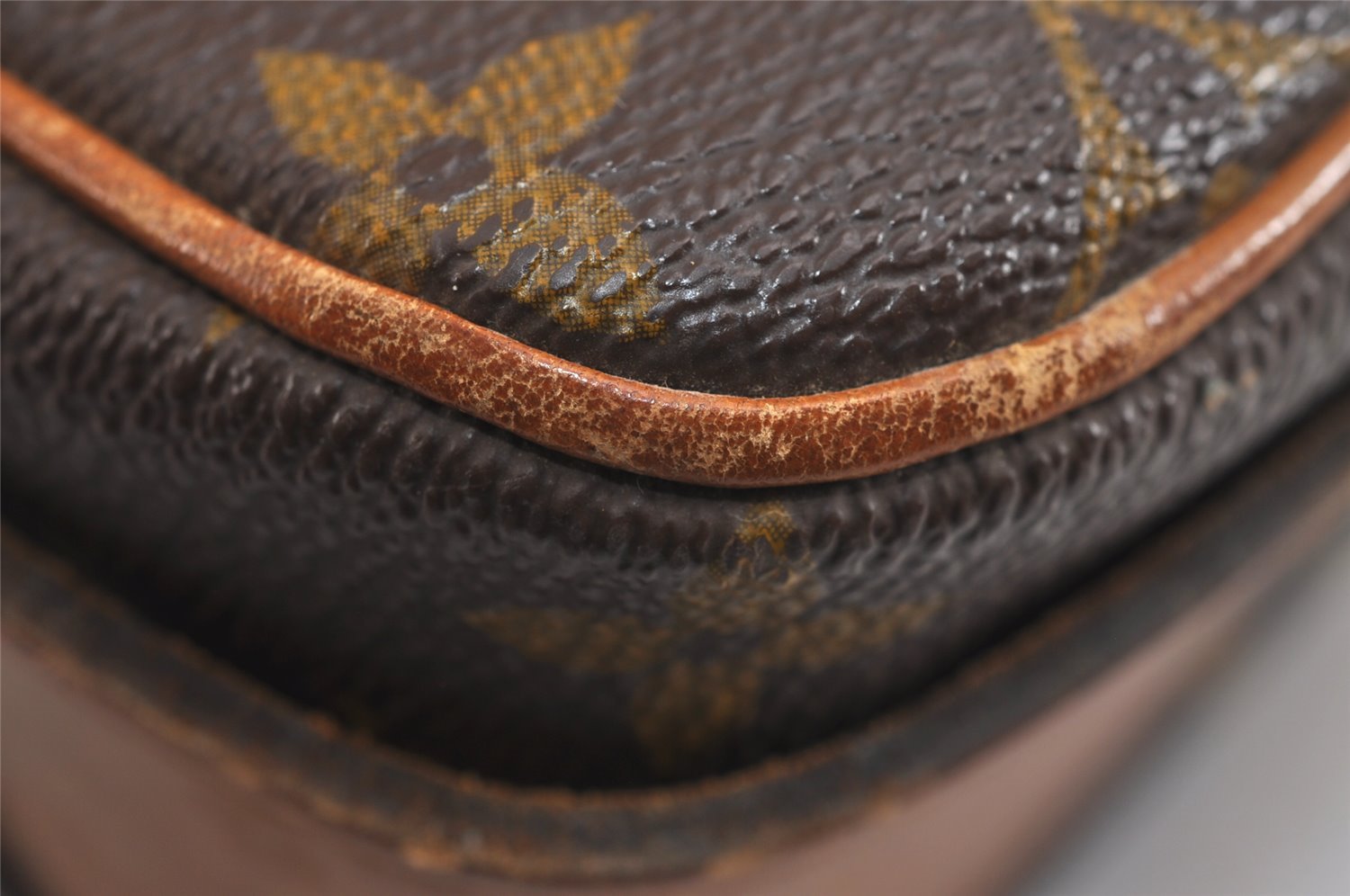 Authentic Louis Vuitton Monogram Cartouchiere MM Shoulder Bag Old Model 2270J