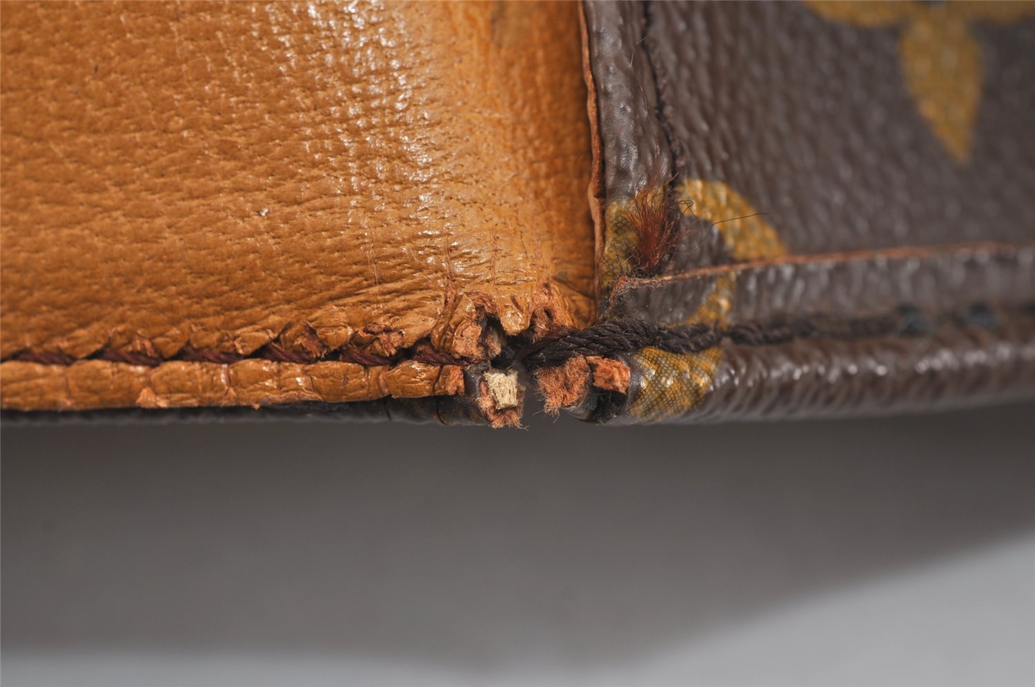 Authentic Louis Vuitton Monogram Cartouchiere MM Shoulder Bag Old Model 2270J