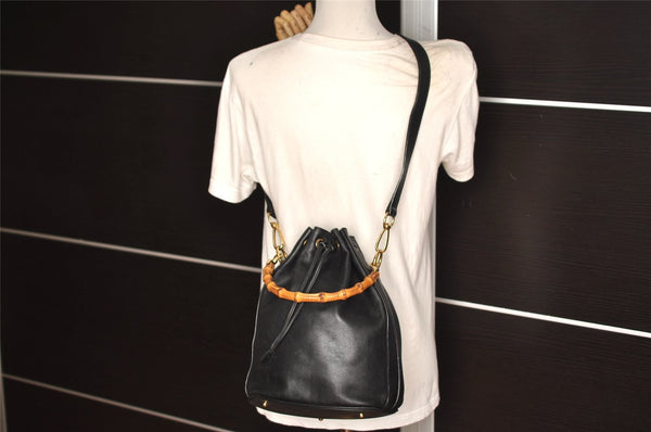 Authentic GUCCI Bamboo 2Way Shoulder Drawstring Bag Purse Leather Black 2276K