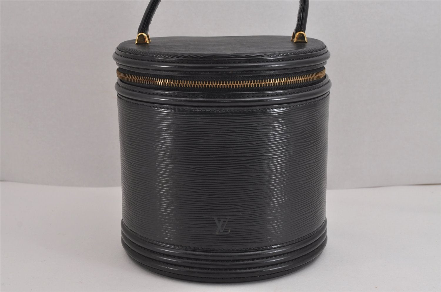 Authentic Louis Vuitton Epi Cannes Cosmetic Hand Bag Black M48032 Junk 2277J