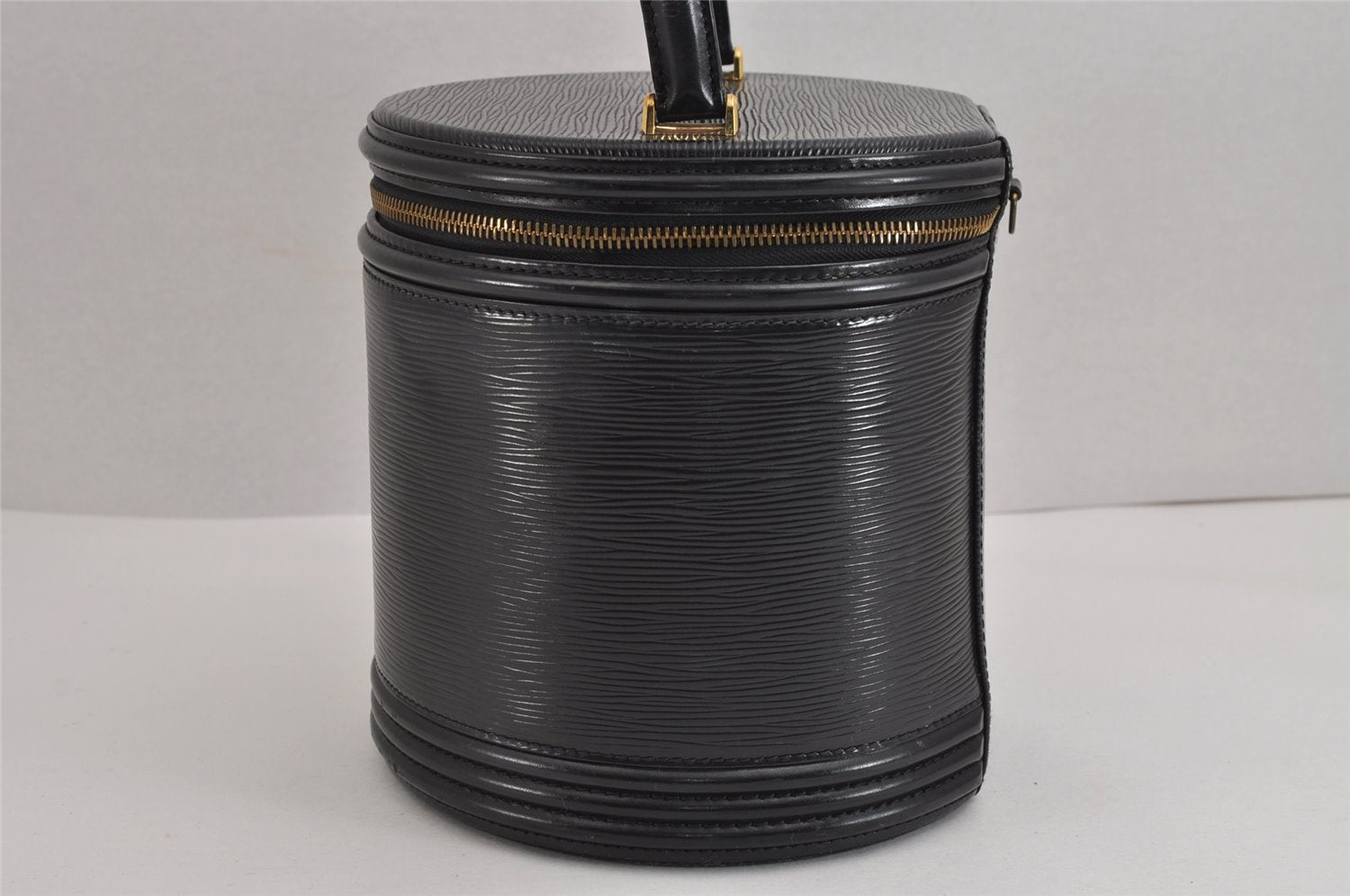 Authentic Louis Vuitton Epi Cannes Cosmetic Hand Bag Black M48032 Junk 2277J