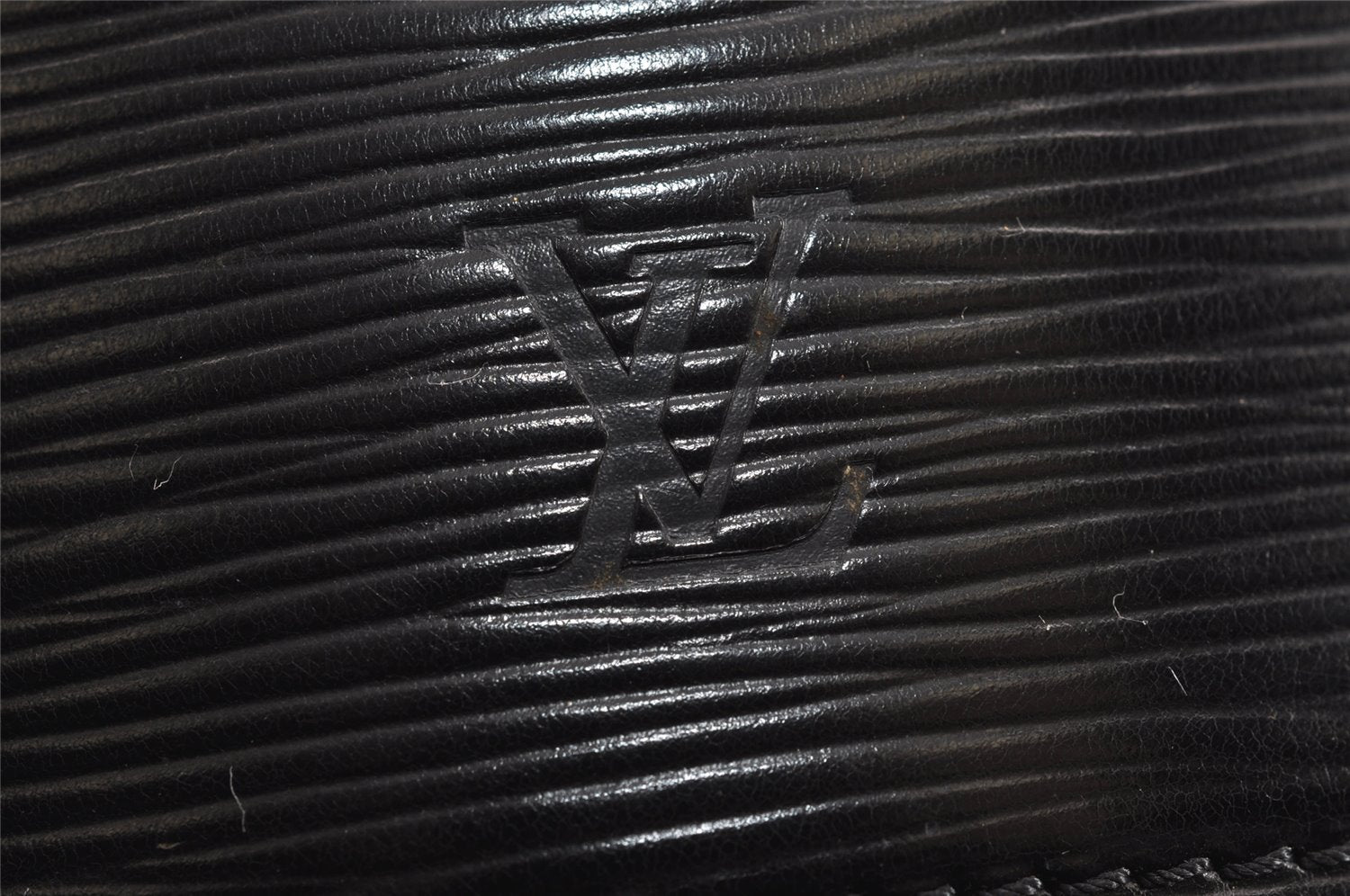 Authentic Louis Vuitton Epi Cannes Cosmetic Hand Bag Black M48032 Junk 2277J