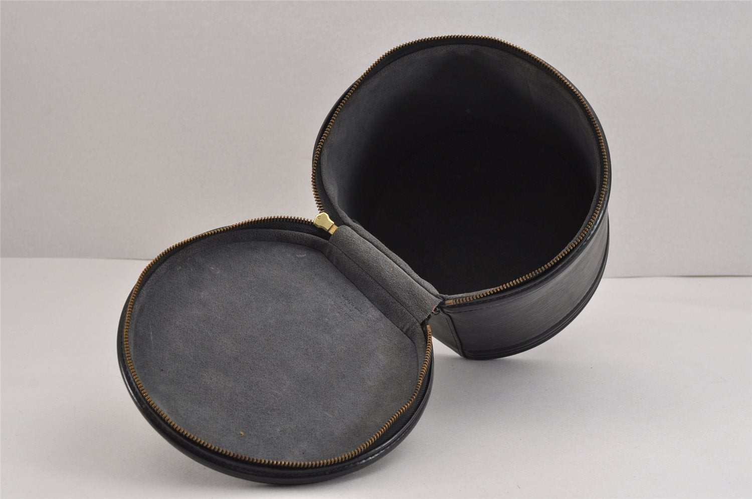 Authentic Louis Vuitton Epi Cannes Cosmetic Hand Bag Black M48032 Junk 2277J