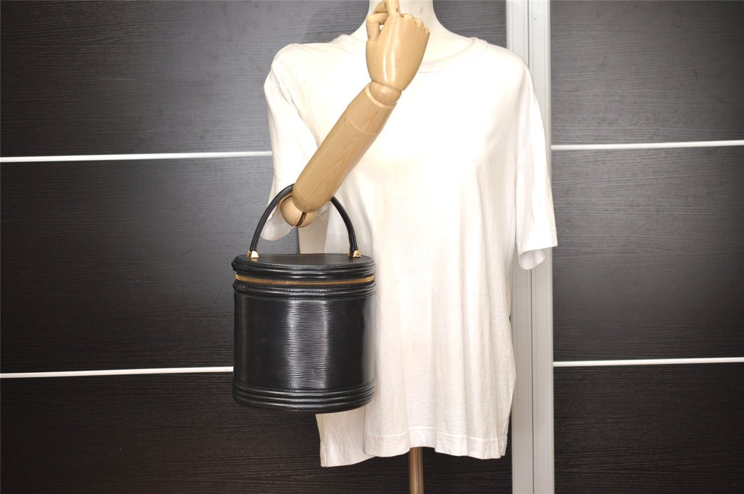 Authentic Louis Vuitton Epi Cannes Cosmetic Hand Bag Black M48032 Junk 2277J