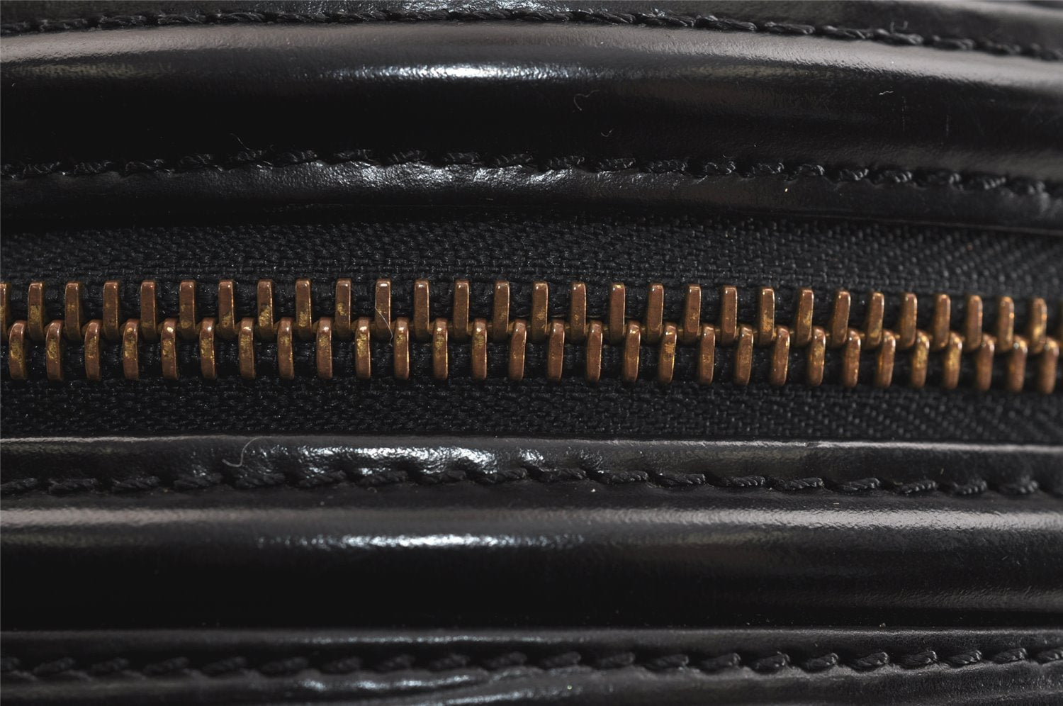 Authentic Louis Vuitton Epi Cannes Cosmetic Hand Bag Purse Black M48032 LV 2278J