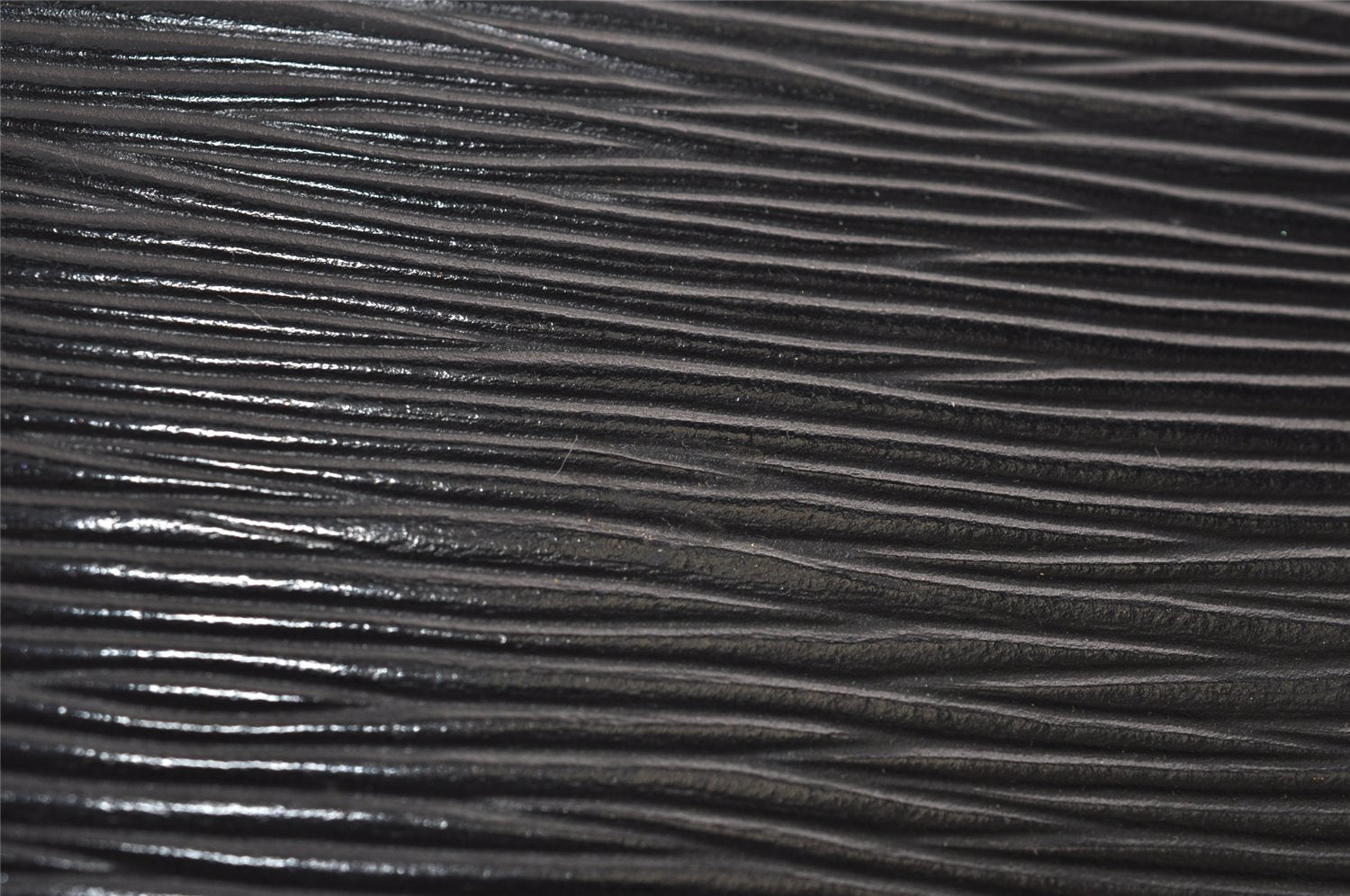 Authentic Louis Vuitton Epi Cannes Cosmetic Hand Bag Purse Black M48032 LV 2278J