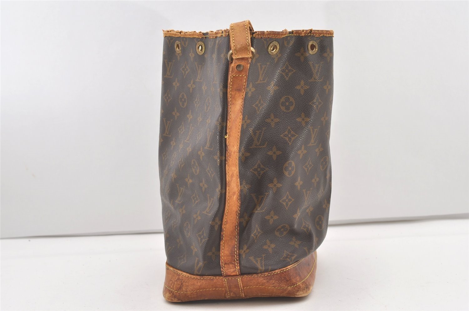 Authentic Louis Vuitton Monogram Noe Shoulder Drawstring Bag M42224 LV 2284J