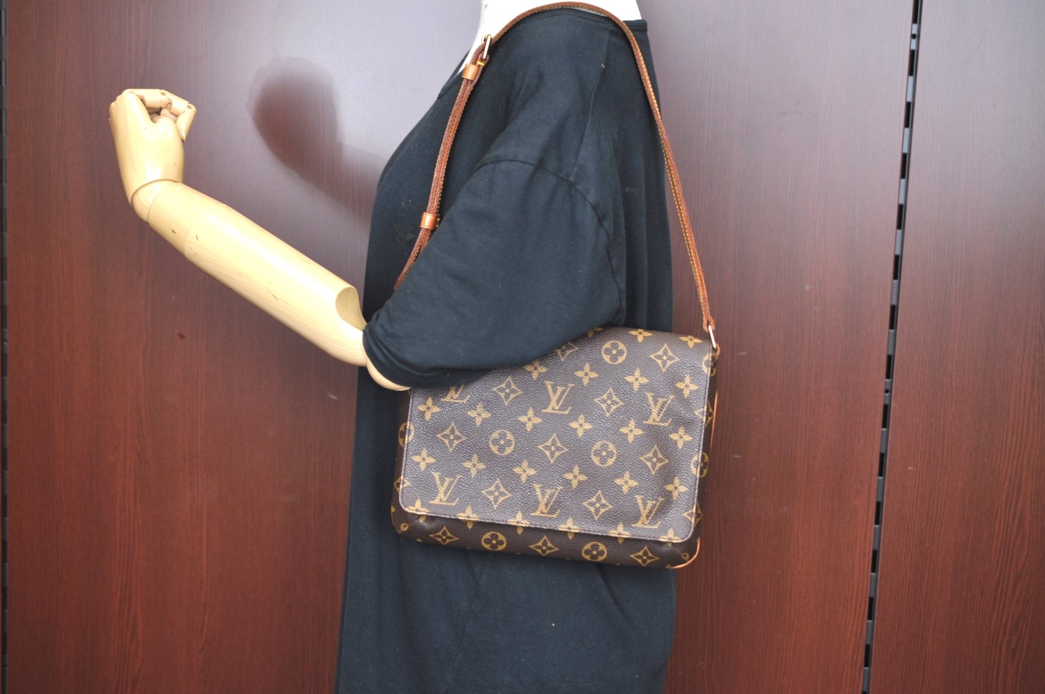 Authentic Louis Vuitton Monogram Musette Tango Shoulder Bag M51257 LV 2314F