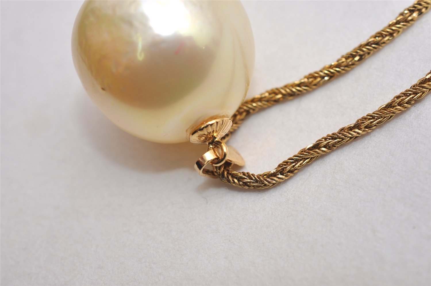 Authentic Christian Dior Imitation Pearl Gold Tone Chain Necklace Box 2314J