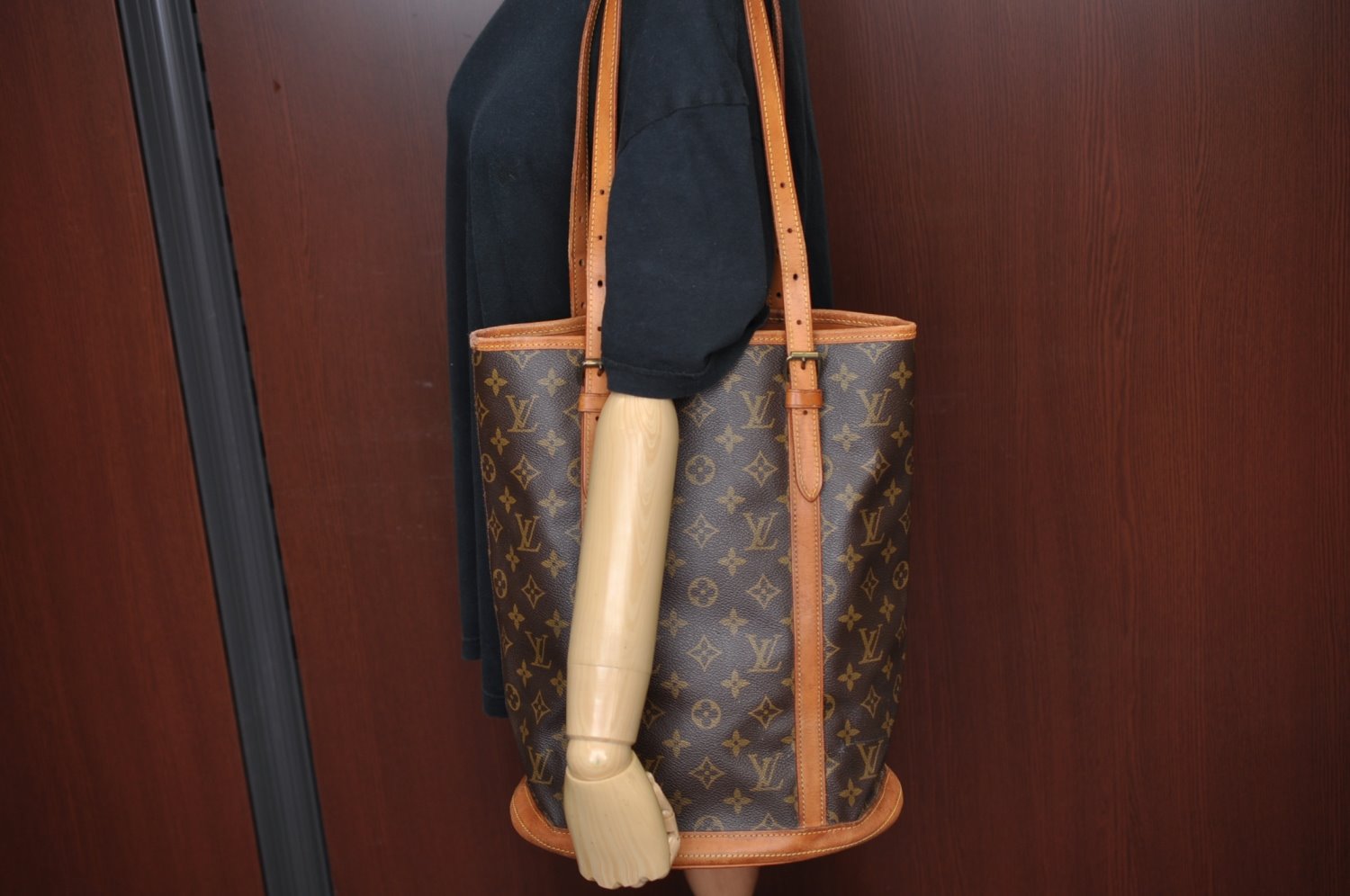 Authentic Louis Vuitton Monogram Bucket GM Shoulder Bag Old Model Junk 2318H