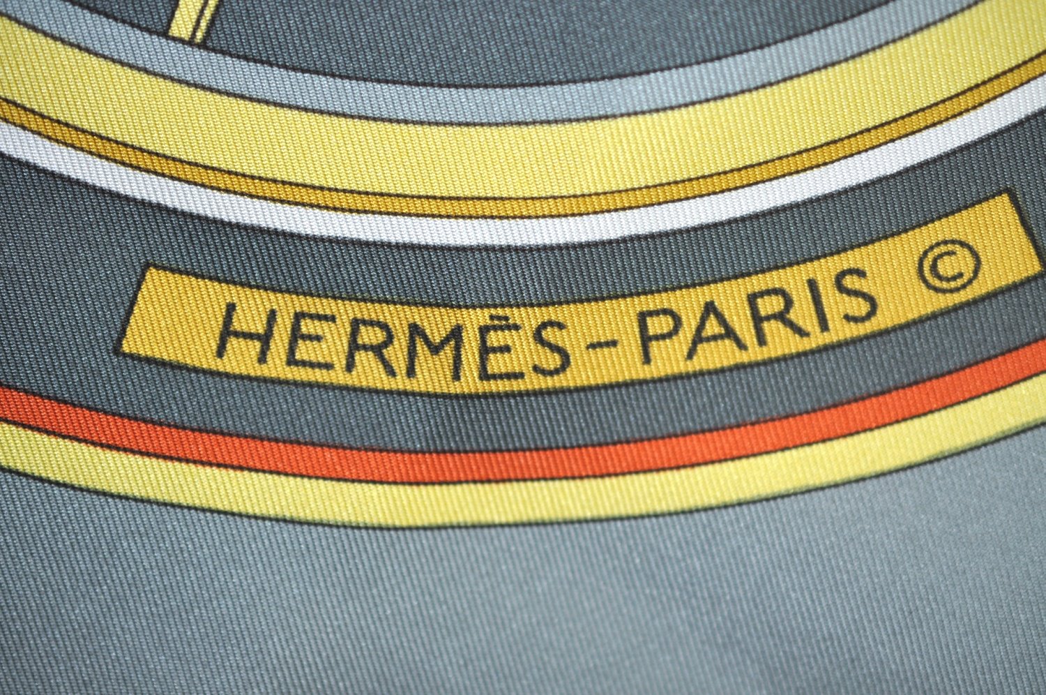 Authentic HERMES Carre 90 Scarf 