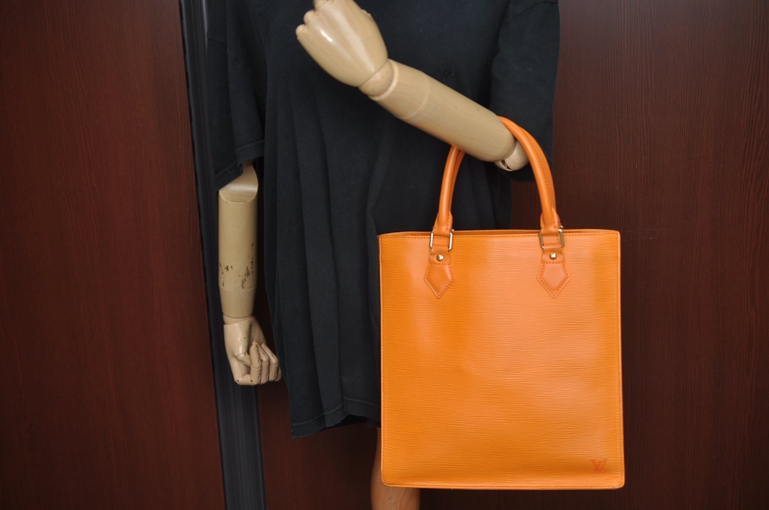 Authentic Louis Vuitton Epi Leather Sac Plat PM Hand Bag Orange M5274H LV 2323J