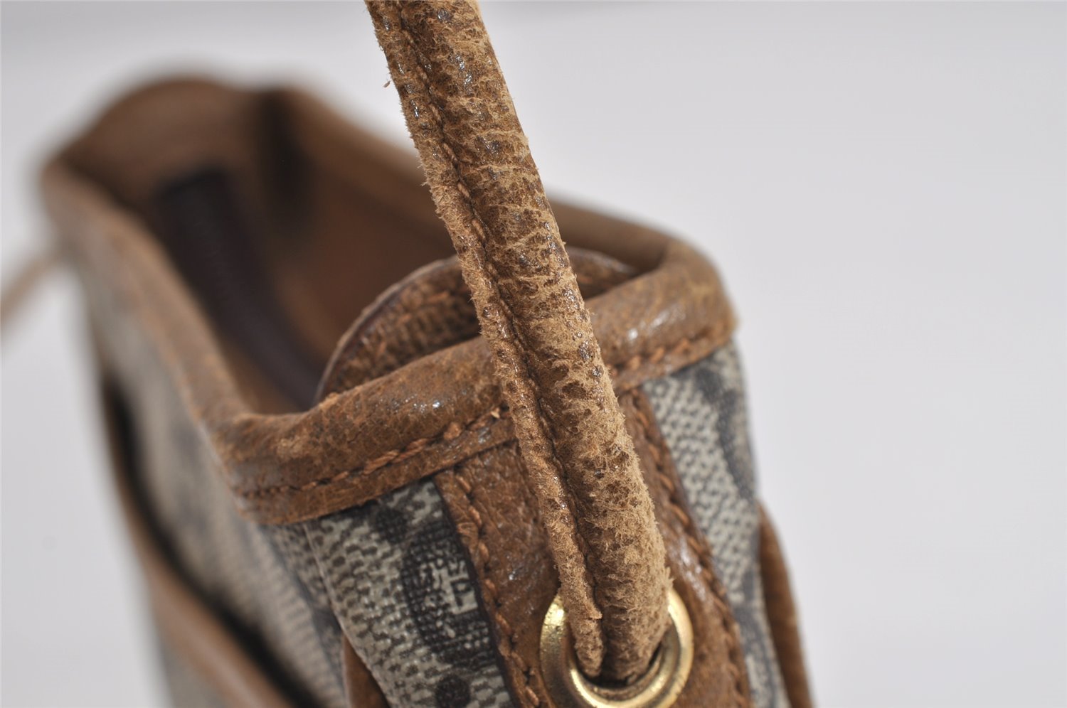 Authentic GUCCI GG Plus Shoulder Bag Purse GG PVC Leather Brown Junk 2330J