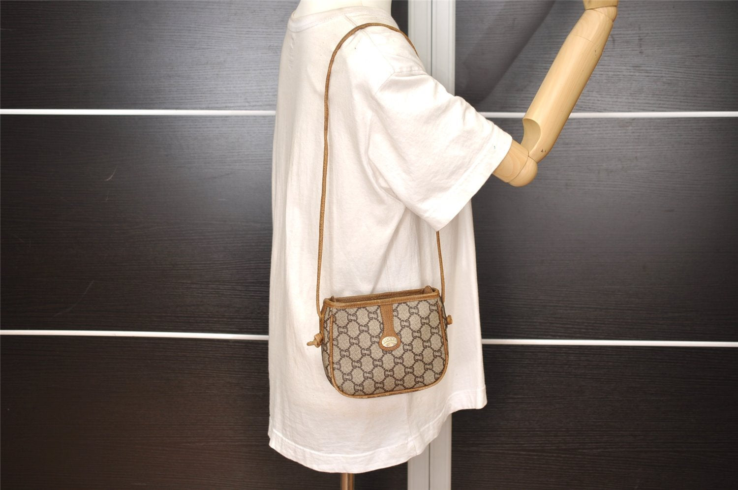 Authentic GUCCI GG Plus Shoulder Bag Purse GG PVC Leather Brown Junk 2330J