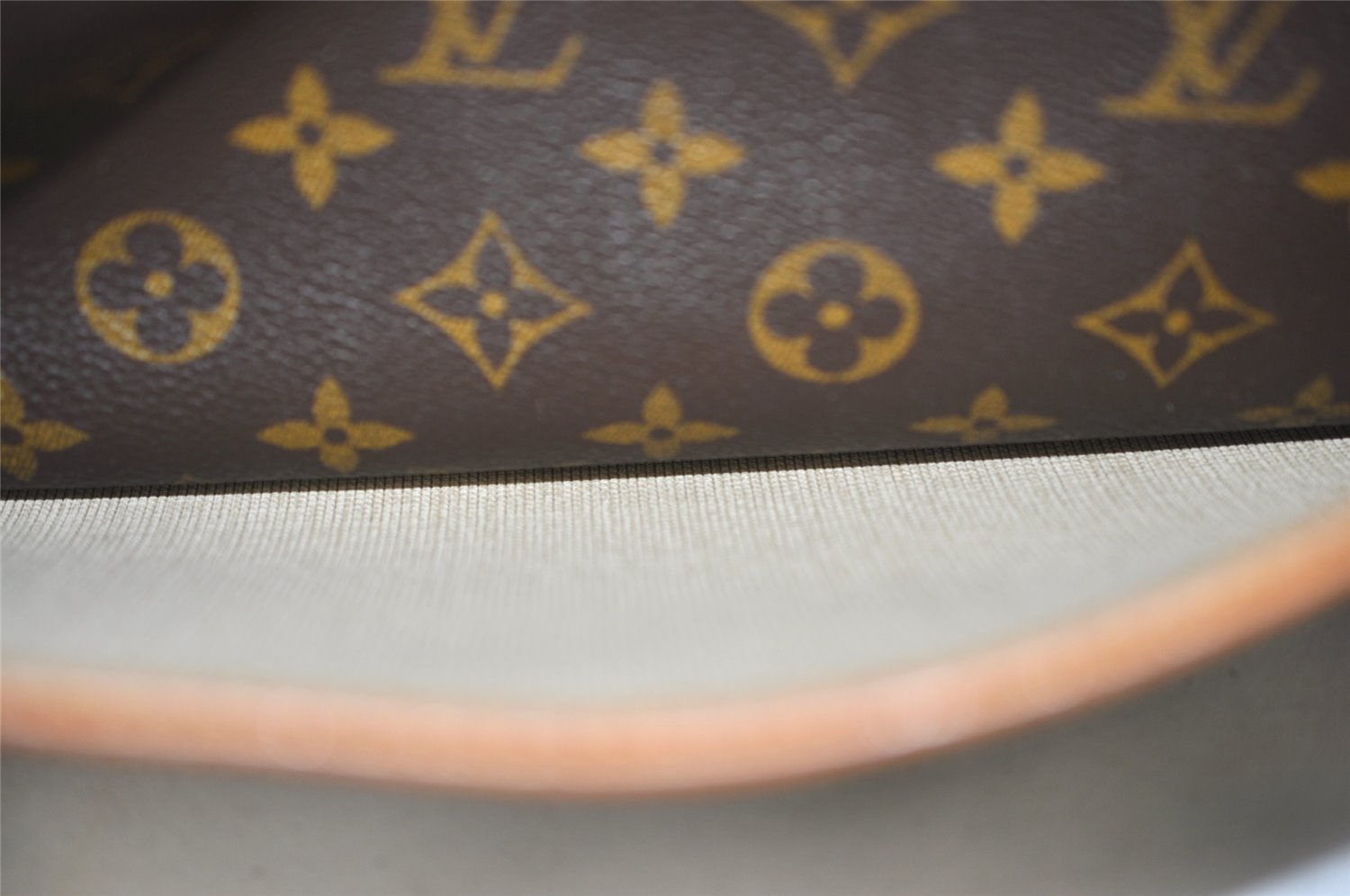 Authentic Louis Vuitton Monogram Deauville Hand Bag M47270 LV 2336K