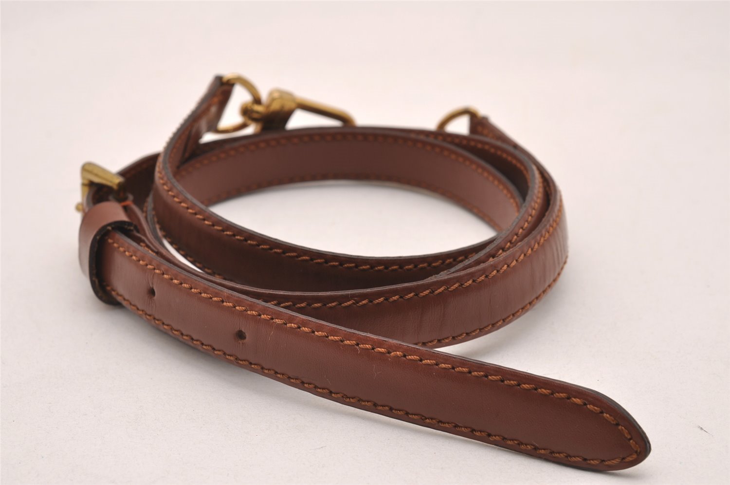 Authentic Louis Vuitton Leather Shoulder Strap Brown 39-45.9