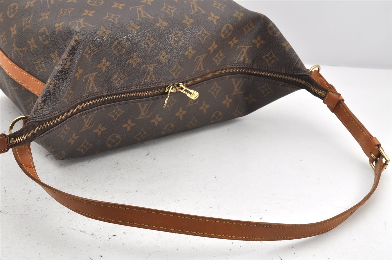 Auth Louis Vuitton Monogram Amfar Three Vanity Star Shoulder Bag M47275 LV 2339K