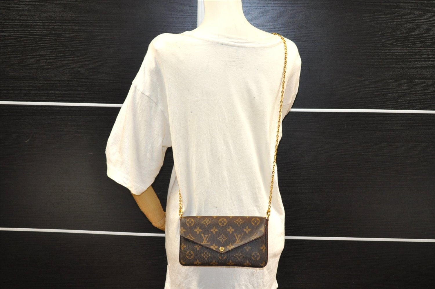 Authentic Louis Vuitton Monogram Pochette Felicie Shoulder Bag M61276 LV 2342I