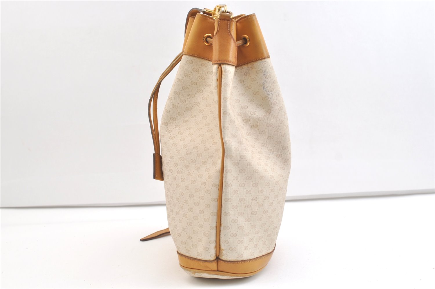 Authentic GUCCI Micro GG PVC Leather Shoulder Cross Drawstring Bag Beige 2343K