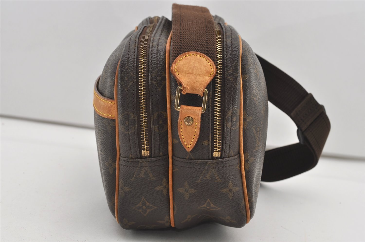 Authentic Louis Vuitton Monogram Reporter PM Shoulder Cross Bag M45254 LV 2344J