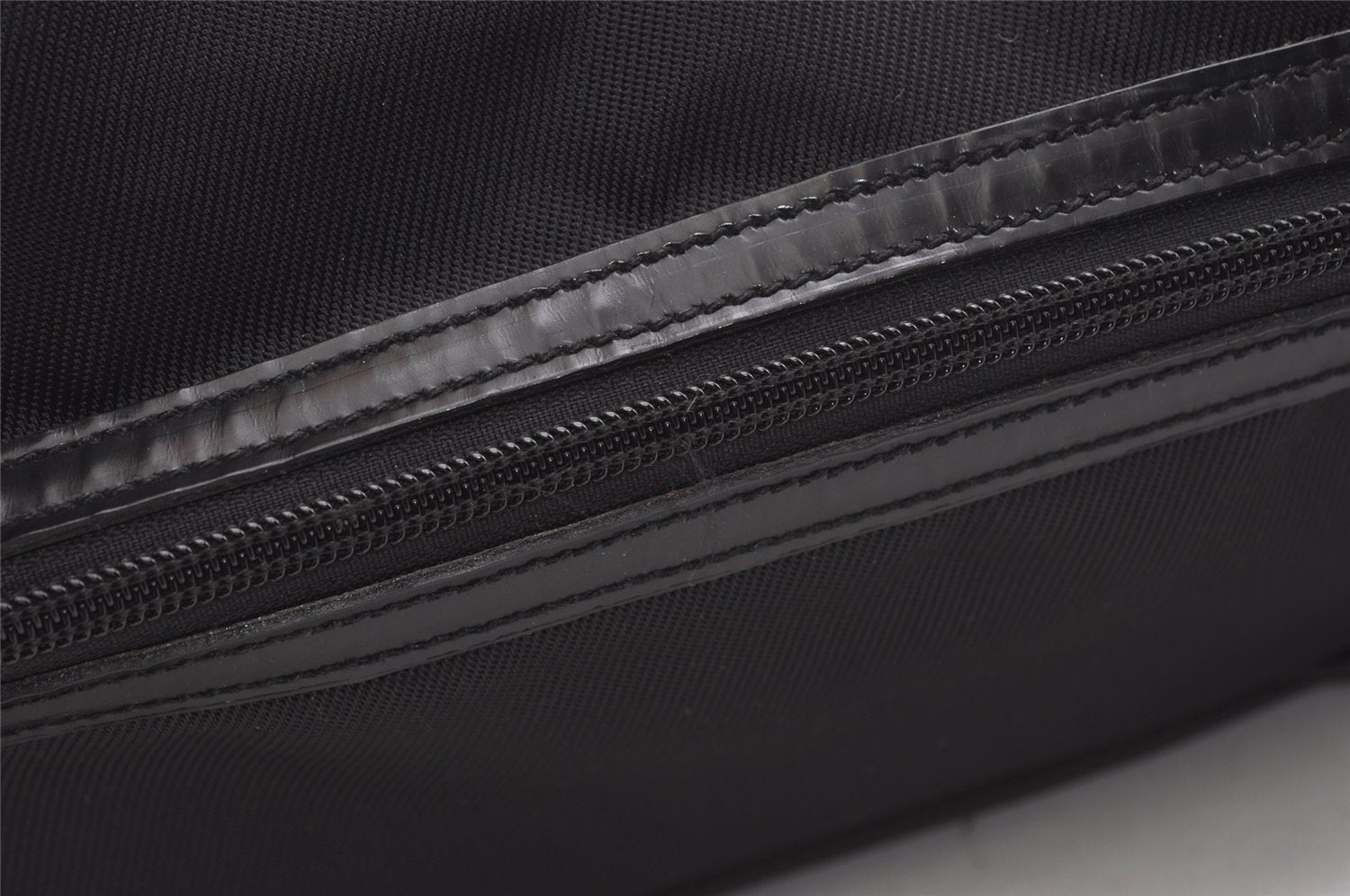 Authentic GUCCI Vintage Shoulder Cross Body Bag Nylon Leather Black 2344K