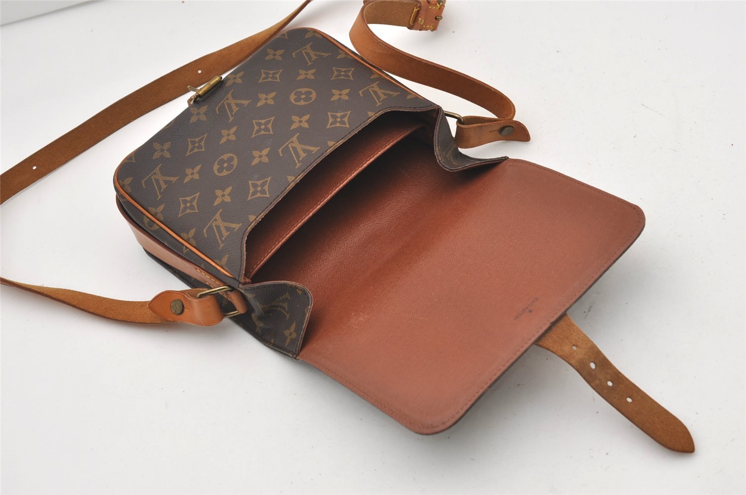 Authentic Louis Vuitton Monogram Cartouchiere MM M51253 Shoulder Cross Bag 2345J