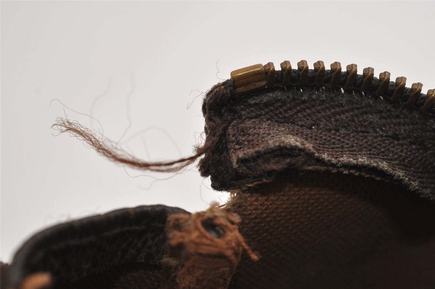 Authentic Louis Vuitton Monogram Pochette Accessoires Pouch M51980 LV 2347I