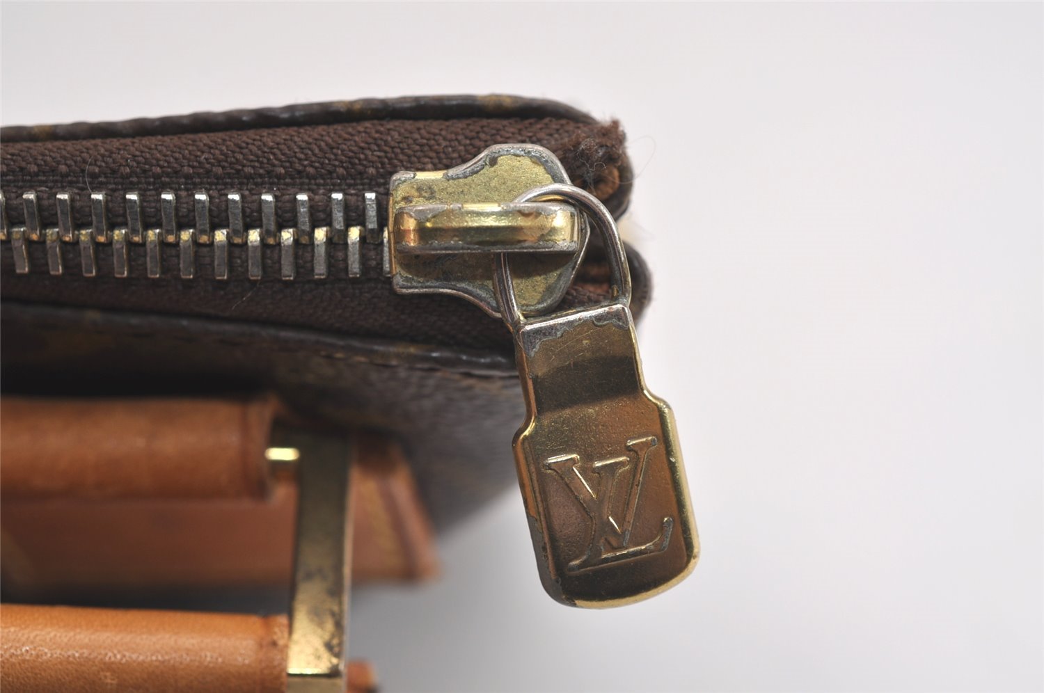 Auth Louis Vuitton Monogram Pochette Bosphore Shoulder Cross Bag M40044 LV 2347J