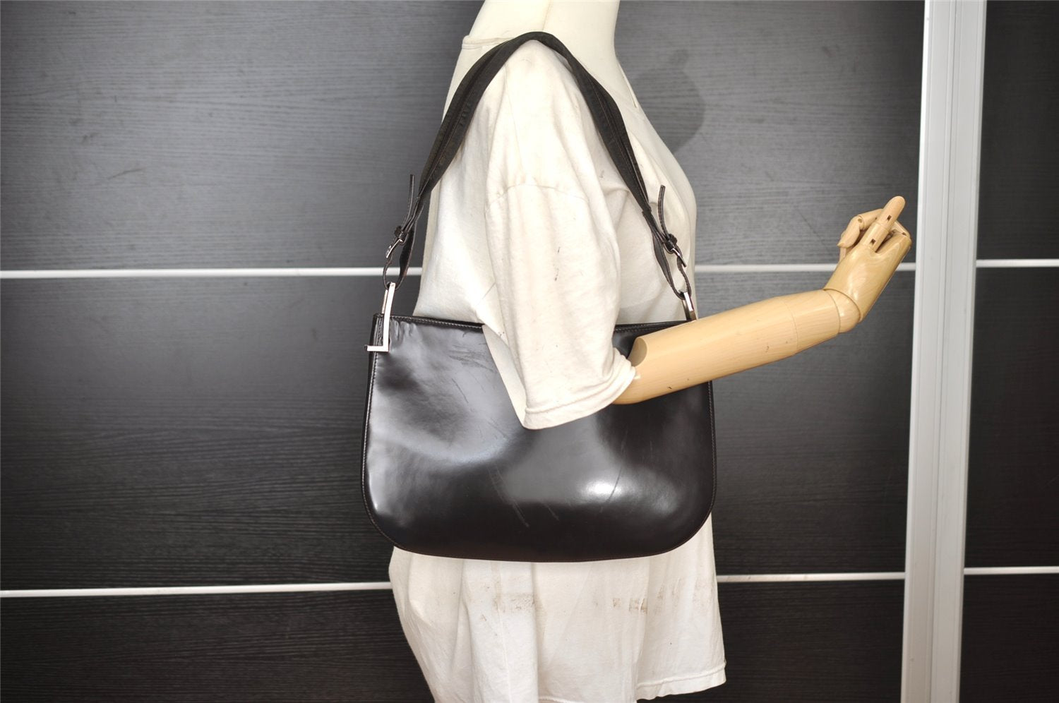 Authentic GUCCI Vintage Shoulder Bag Purse Leather 0013193 Brown 2354I