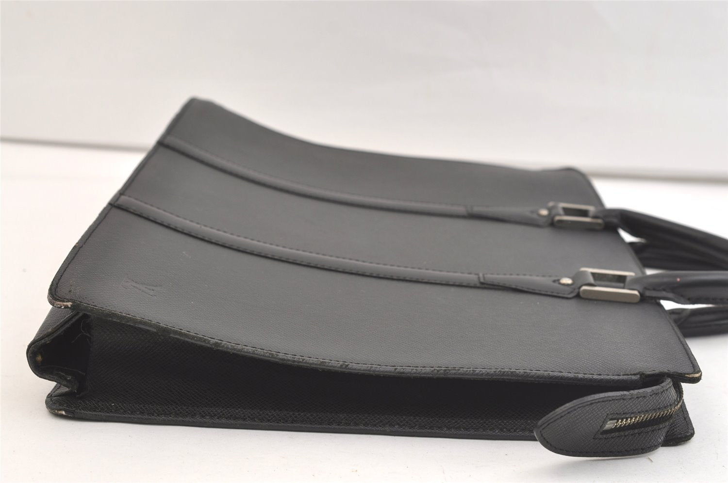 Auth Louis Vuitton Taiga Porte Documents Lozan 2Way Briefcase Black Junk 2354K