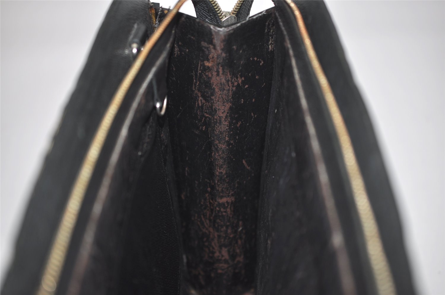 Auth Louis Vuitton Taiga Porte Documents Lozan 2Way Briefcase Black Junk 2354K