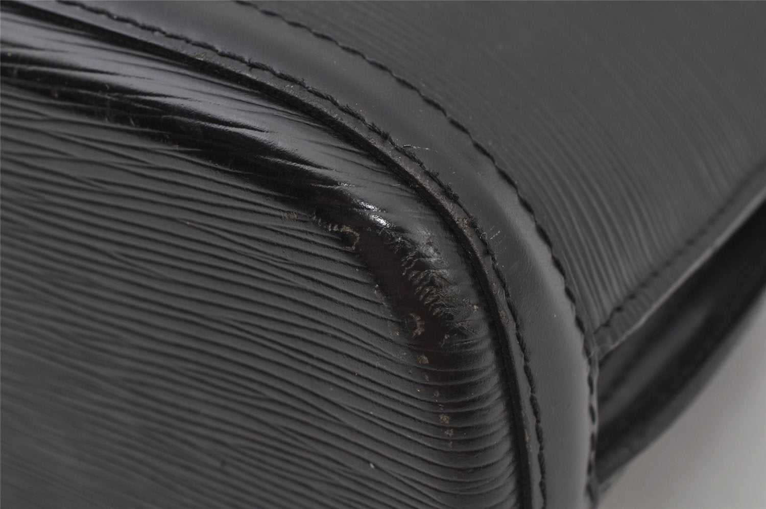 Authentic Louis Vuitton Epi Lussac Shoulder Tote Bag Black M52282 LV 2355J