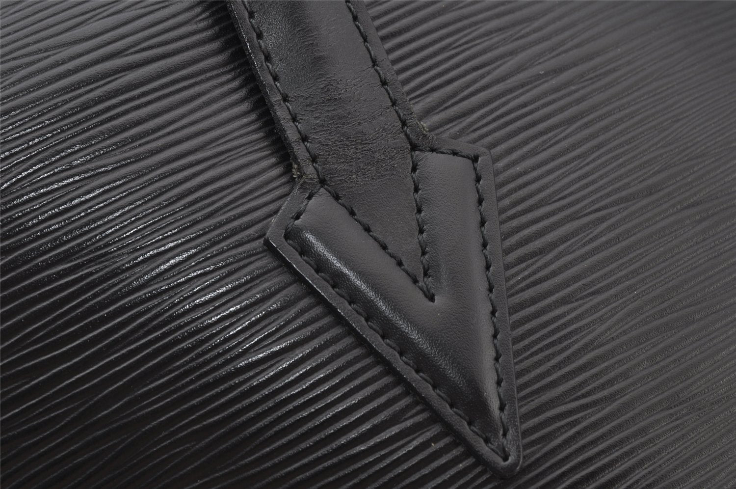 Authentic Louis Vuitton Epi Lussac Shoulder Tote Bag Black M52282 LV 2355J