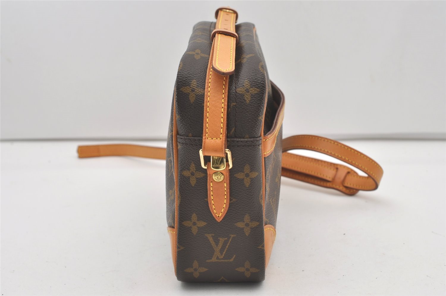 Authentic Louis Vuitton Monogram Trocadero 27 Shoulder Bag M51274 Junk 2357J
