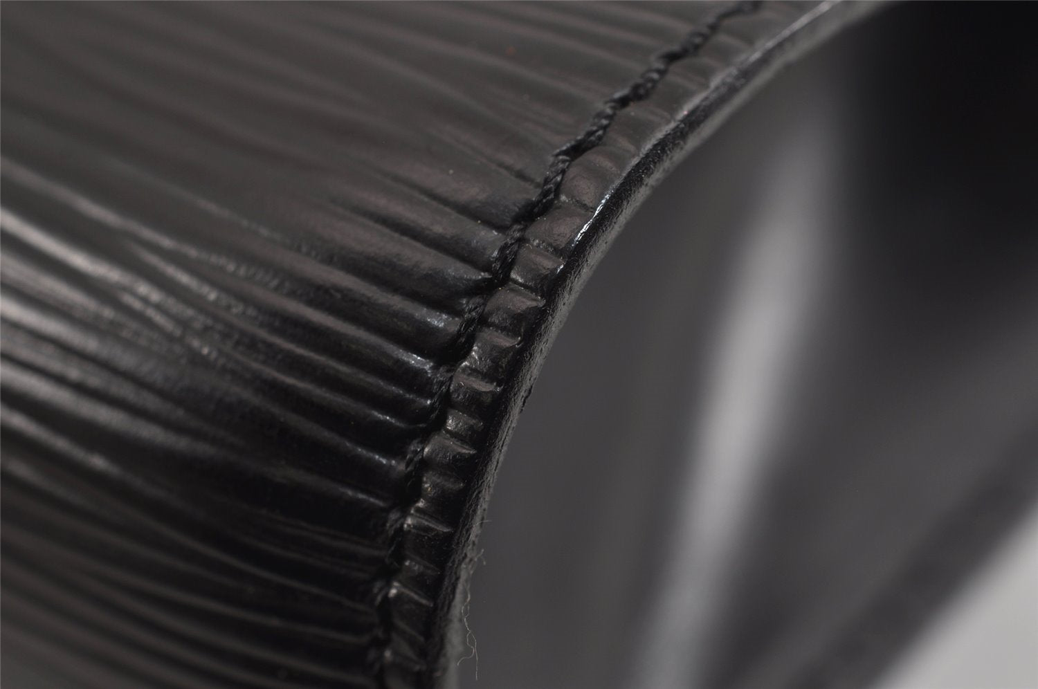 Authentic Louis Vuitton Epi Chaillot Clutch Hand Bag Black M52542 LV 2359J