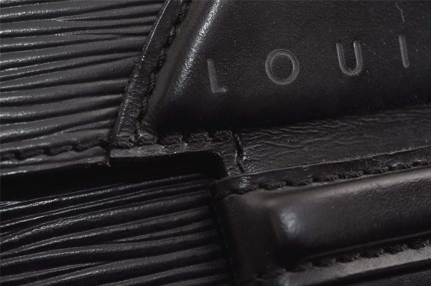 Authentic Louis Vuitton Epi Chaillot Clutch Hand Bag Black M52542 LV 2359J